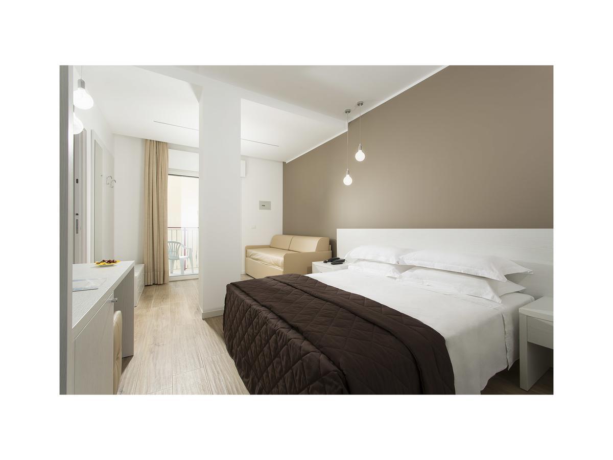 לידו די ג'סולו Hotel Gardenia מראה חיצוני תמונה