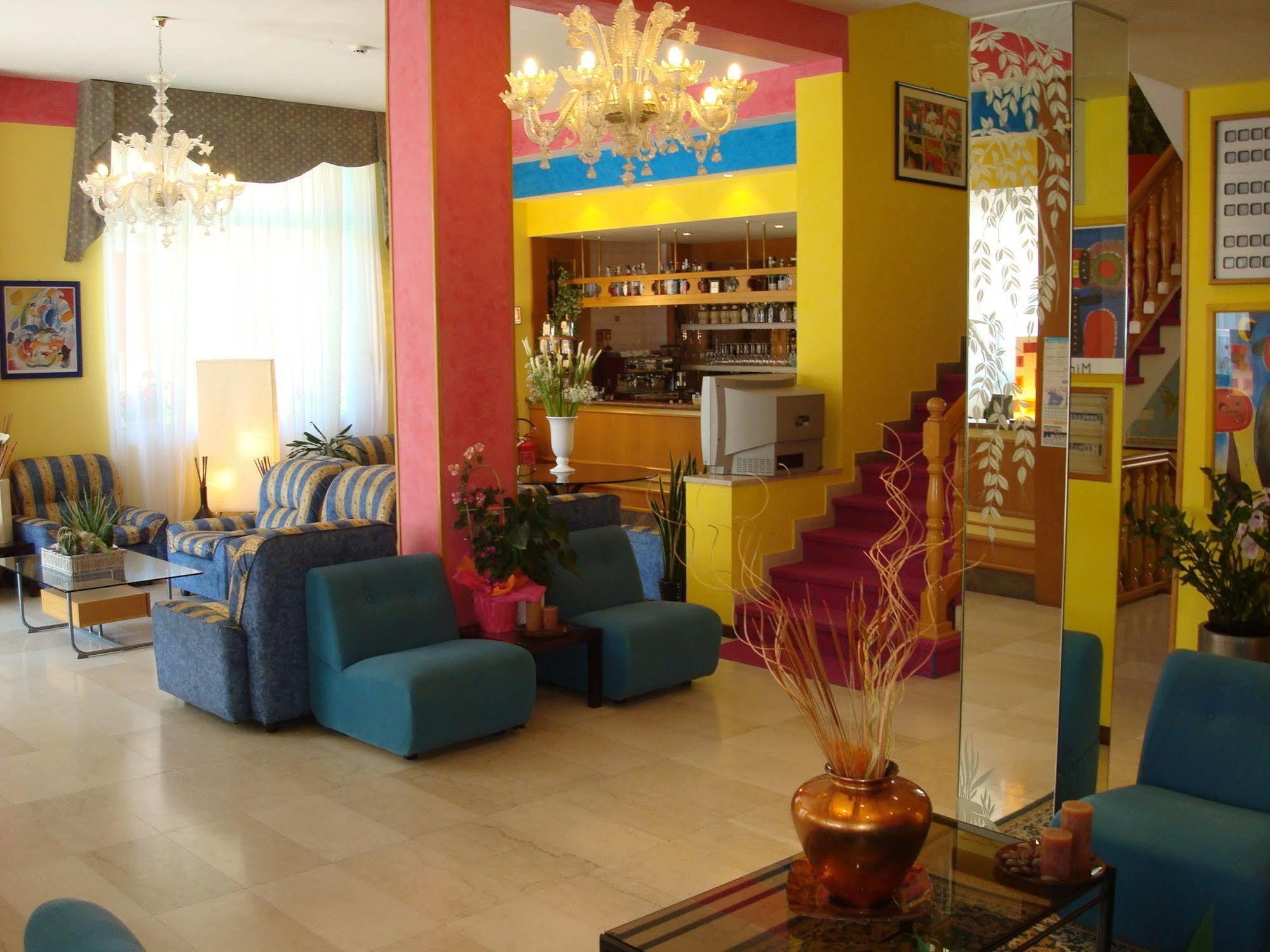 לידו די ג'סולו Hotel Gardenia מראה חיצוני תמונה