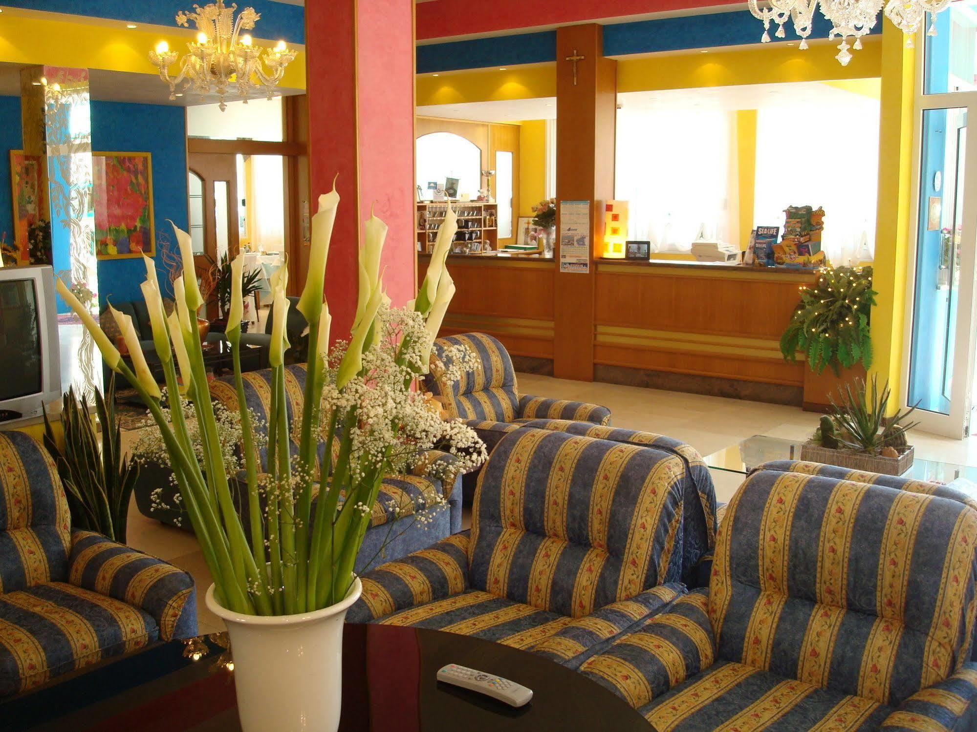 לידו די ג'סולו Hotel Gardenia מראה חיצוני תמונה