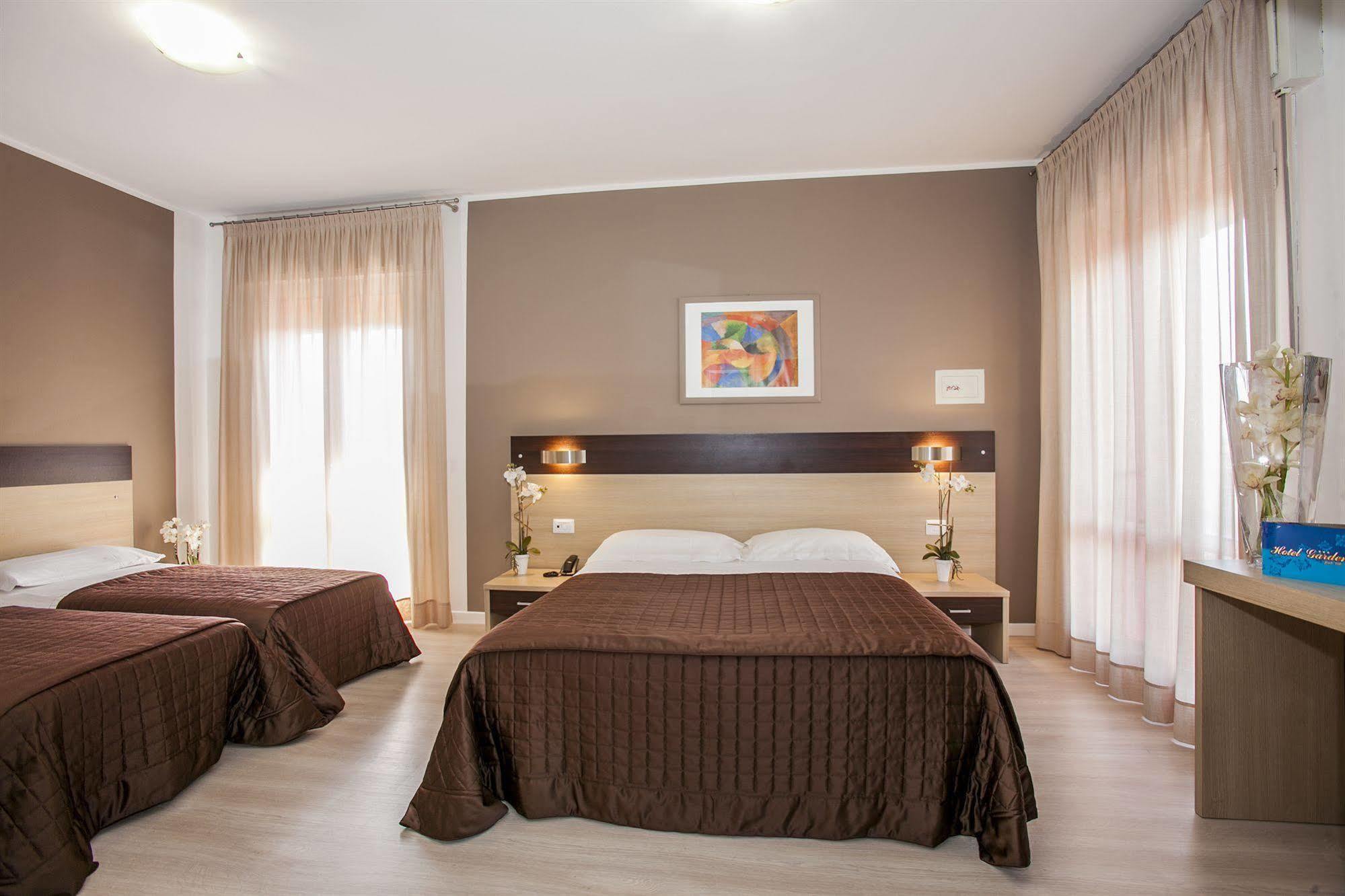 לידו די ג'סולו Hotel Gardenia מראה חיצוני תמונה