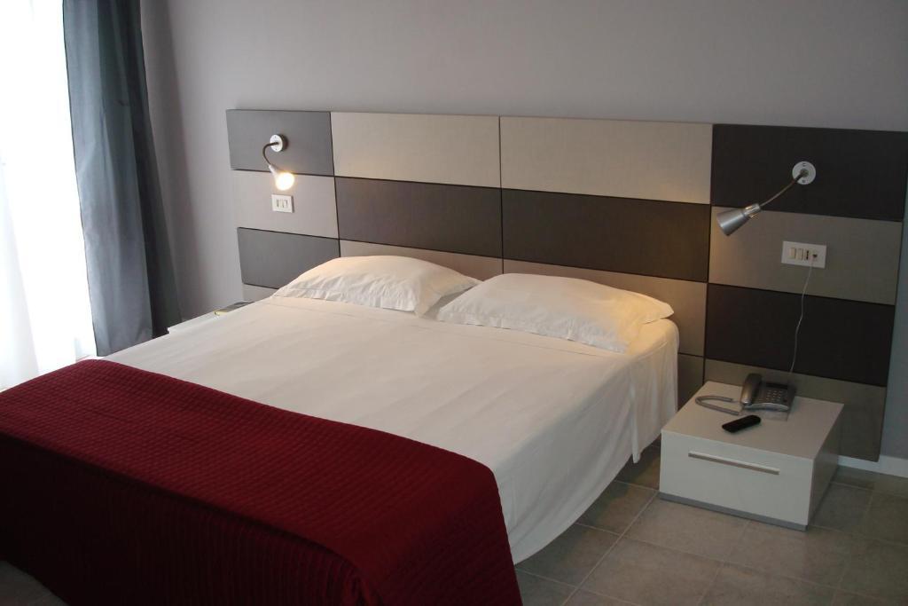 לידו די ג'סולו Hotel Gardenia חדר תמונה