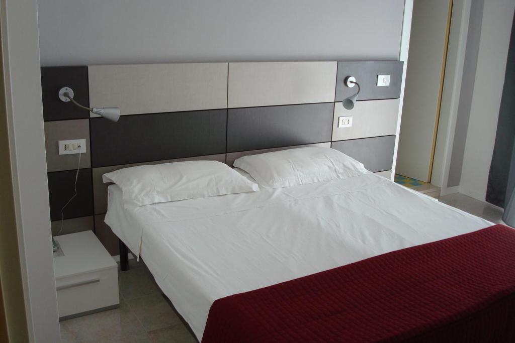 לידו די ג'סולו Hotel Gardenia חדר תמונה